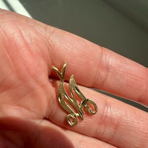 14K Yellow Gold Michael Anthony Vintage M initial pendant